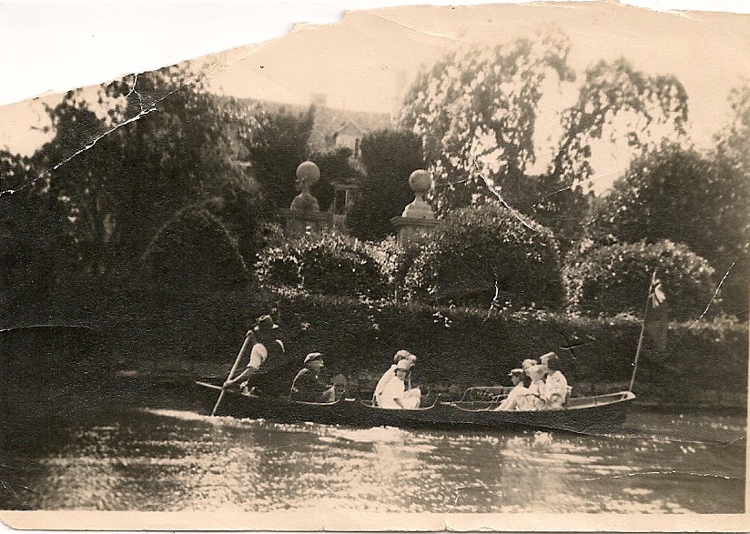 Willersey pond with punt